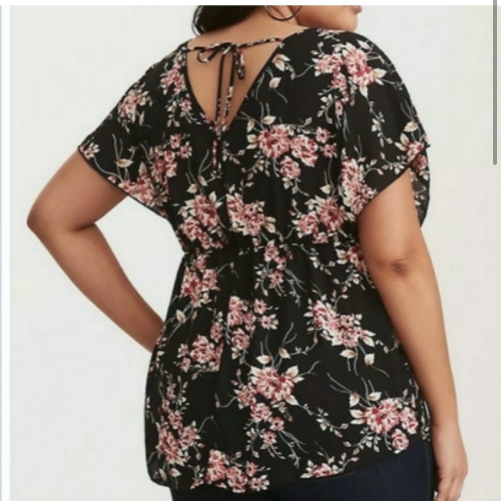 Torrid tie back floral babydoll top size 2